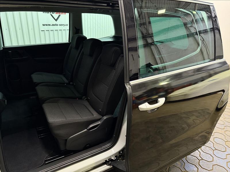 Volkswagen Sharan 2.0TDI 110kW 4MOTION MANUÁL 1M - fotka 29 z 38