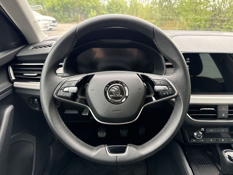 Škoda Scala (2024) 1.0 TSI Top Selection - fotka 22 z 32
