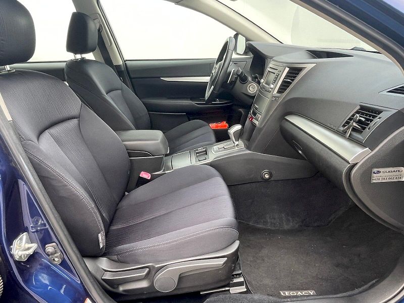 Subaru Legacy (2013) 2.5i / 123 kW 4x4 - fotka 9 z 30