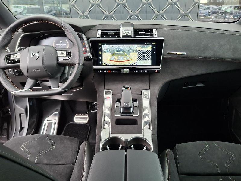 DS Automobiles DS7 (2026) PERFORMANCE LINE 1.5 BlueHDi - fotka 11 z 25