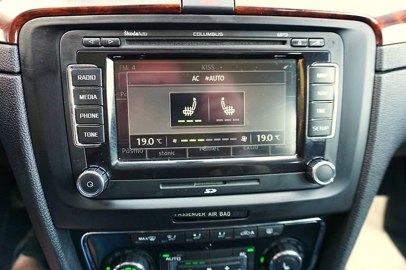 Škoda Superb (2008) ELEGANCE 2,0 TDI 125 kW - fotka 38 z 45