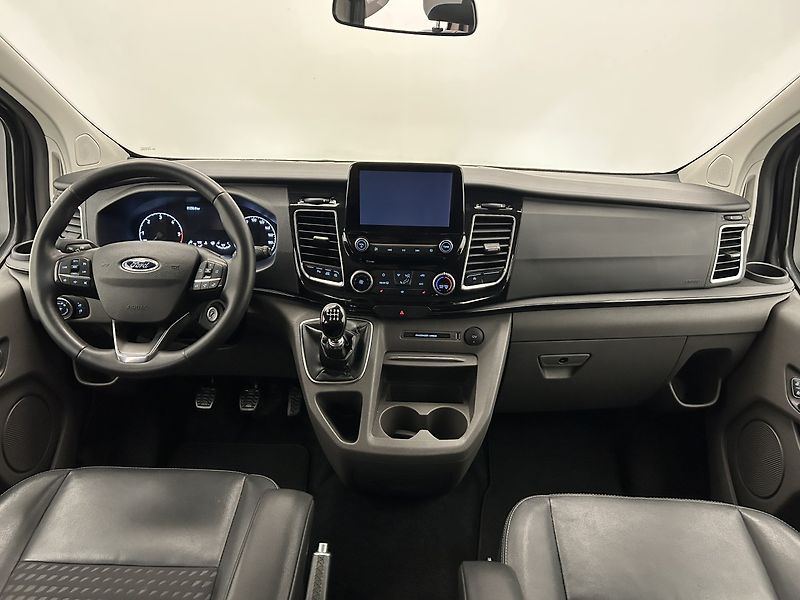 Ford Tourneo Custom 2.0 TDCI - fotka 5 z 27