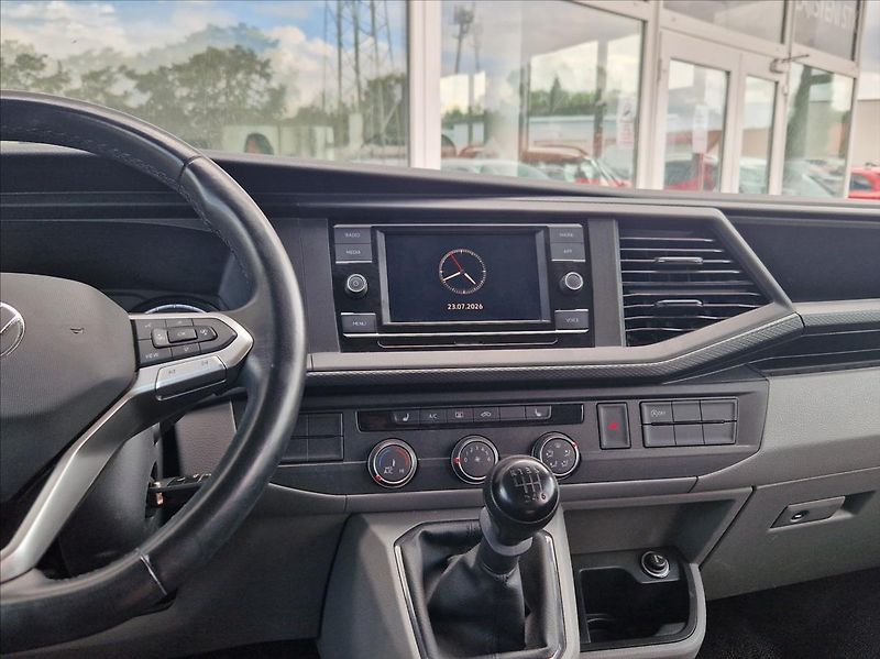 Volkswagen T6.1 2,0 TDI CAMPING VESTAVBA 4MÍST - fotka 31 z 41