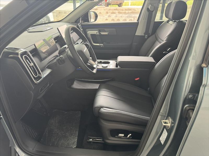 Jaecoo 7 (2026) 1,6 TGDi LUXURY FWD - fotka 7 z 14