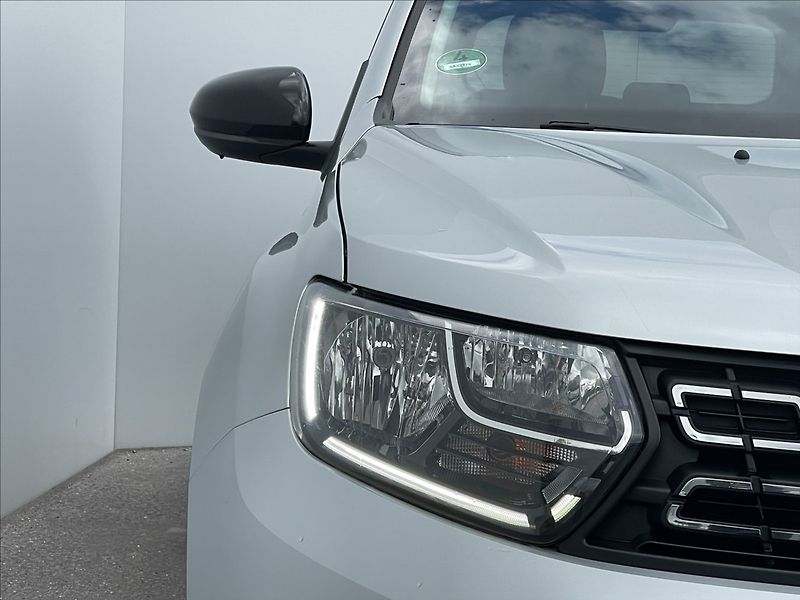 Dacia Duster 1,3 TCe 150 4x4 Celebration - fotka 19 z 22