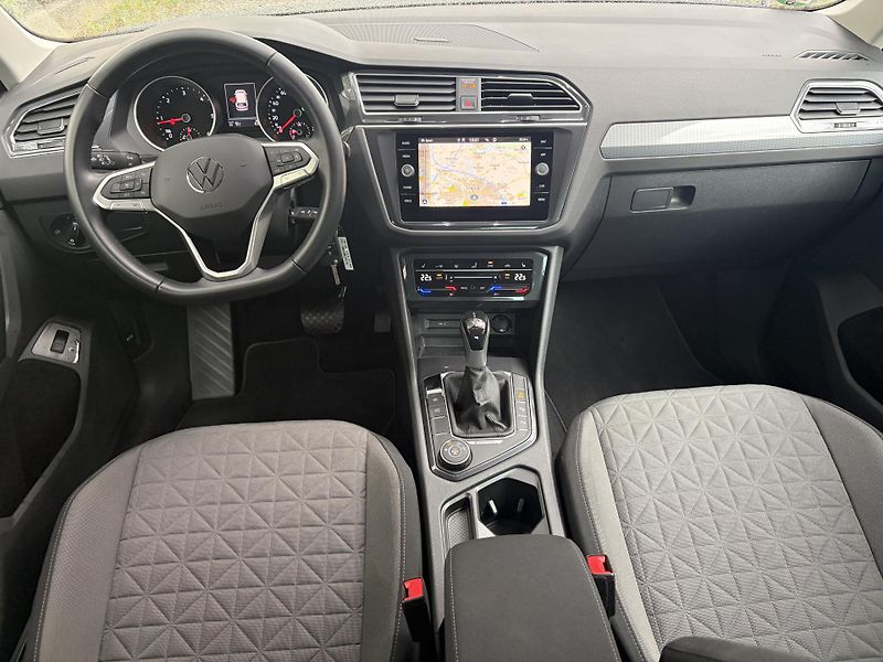 Volkswagen Tiguan (2023) 2.0TDI DSG 147KW 4X4 ACC*LANE - fotka 10 z 25