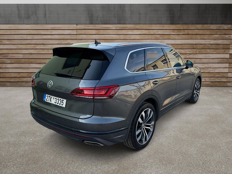 Volkswagen Touareg (2019) +DPH+BOHATÁ VÝBAVA+ - fotka 3 z 20