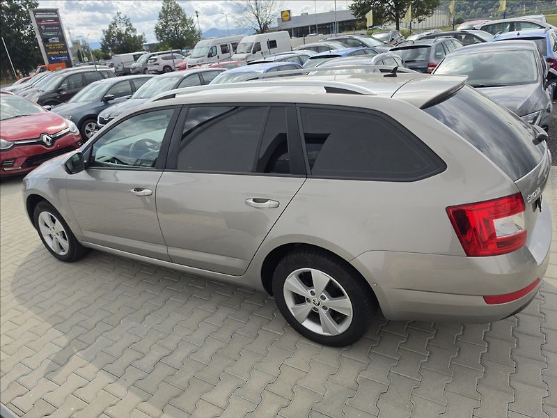 Škoda Octavia III 2,0TDi 110KW 4X4 Elegance - fotka 9 z 50