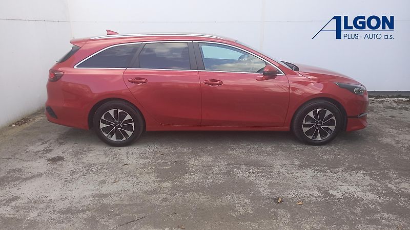 Kia Ceed SW (2025) 1,5 T-GDi TOP 7DCT - fotka 10 z 14