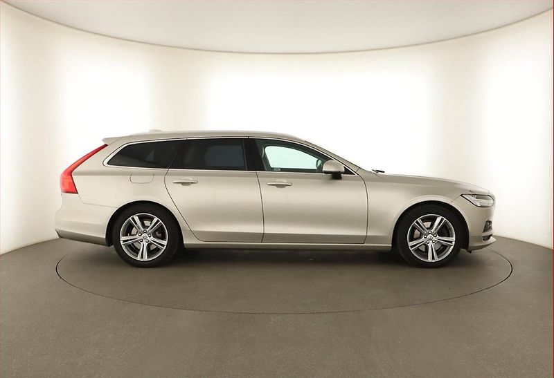 Volvo V90 (2017) D5 AWD, 4X4, Automat, Kůže - fotka 6 z 17
