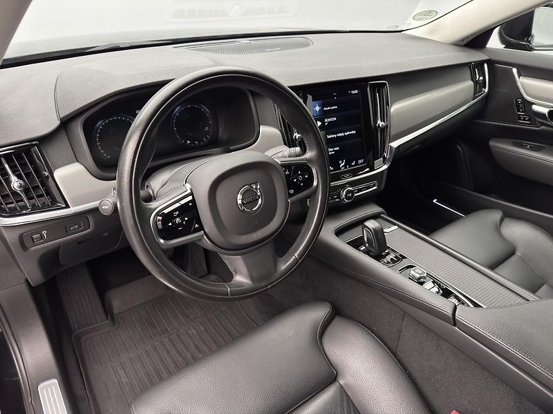 Volvo S90 B5 AWD MOMENTUM PRO  - fotka 2 z 45