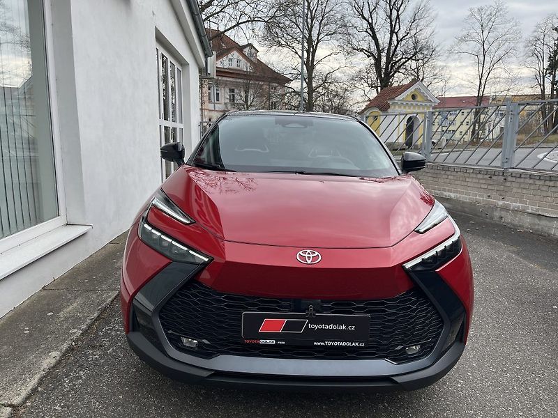 Toyota C-HR 2.0L PHEV Executive - fotka 2 z 29