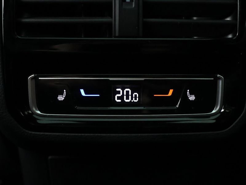 Volkswagen Arteon 2,0 TDI DSG 4M R-Line LED DPH - fotka 18 z 32