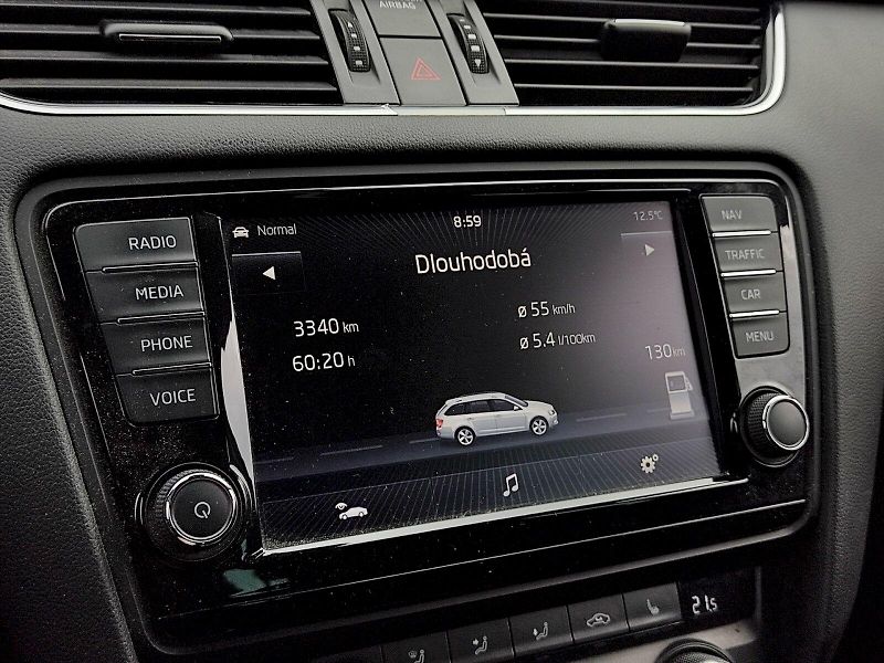 Škoda Octavia (2013) Combi Elegance plus 2,0 Tdi 11 - fotka 13 z 37