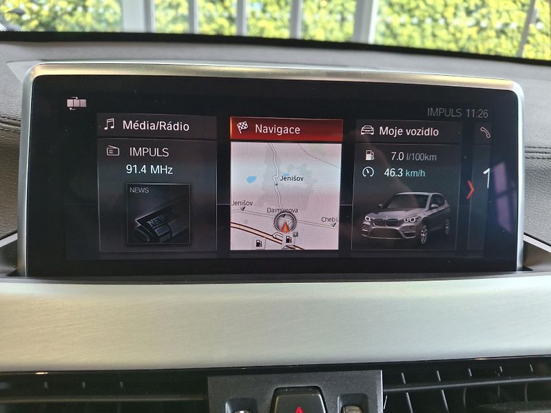 BMW X1 xDrive18d X-Line - fotka 19 z 23
