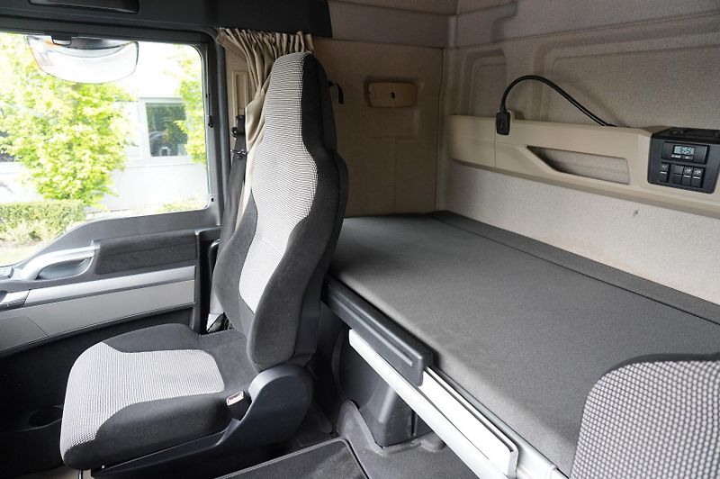 MAN TGS (2019) 35.420 8x2 / Chassis 6.4m/ ADR - fotka 20 z 24