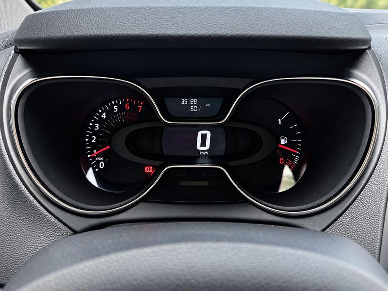 Renault Captur 1,3 TCe 96kW Intens LED Navi - fotka 17 z 42