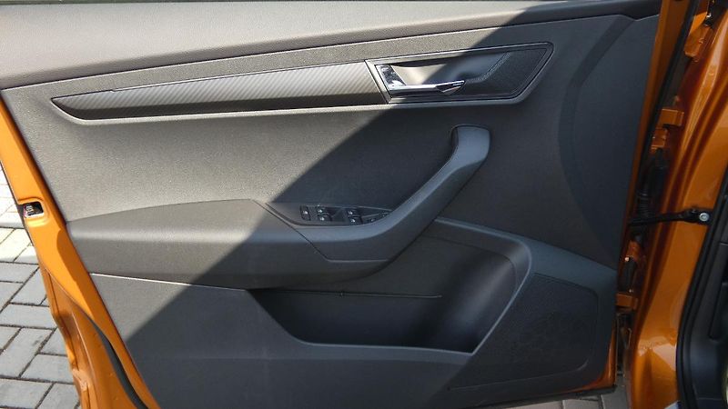 Škoda Karoq 1,5 TSI Sportline - fotka 8 z 23