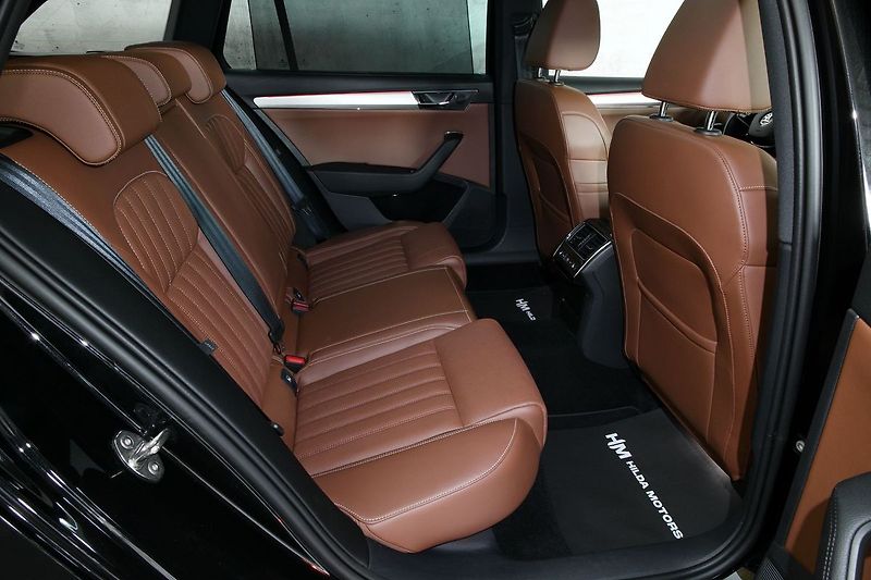 Škoda Superb 2.0TSI 206kW 4x4 L&K Max výbav - fotka 16 z 44