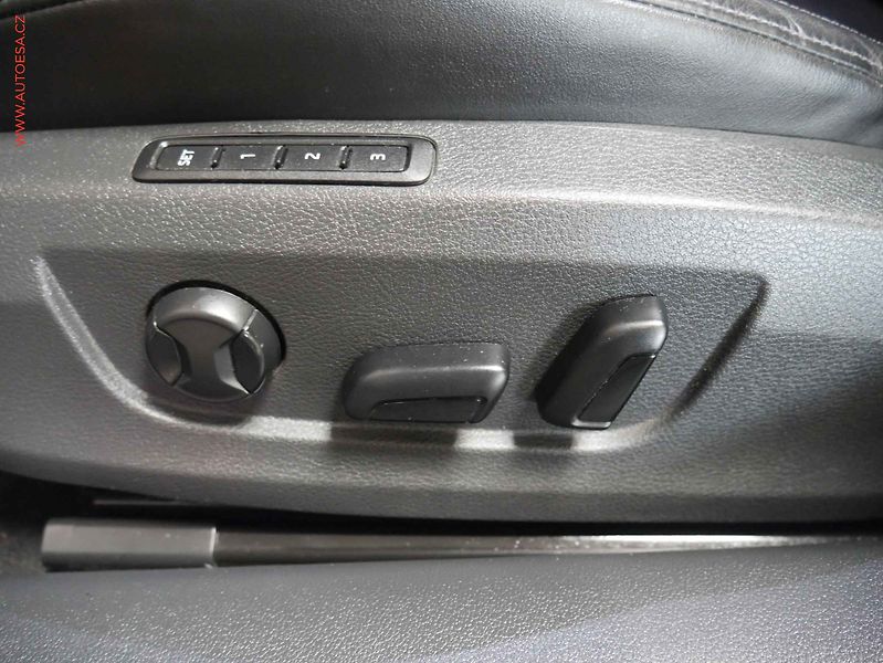 Škoda Superb (2016) 2.0 TDi 4x4, ČR, L&K, DSG - fotka 22 z 25
