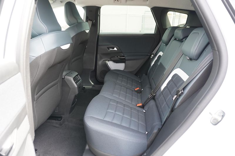 Citroën C5 Aircross (2026) PLUS Hybrid 145k AT, P Zima - fotka 11 z 13