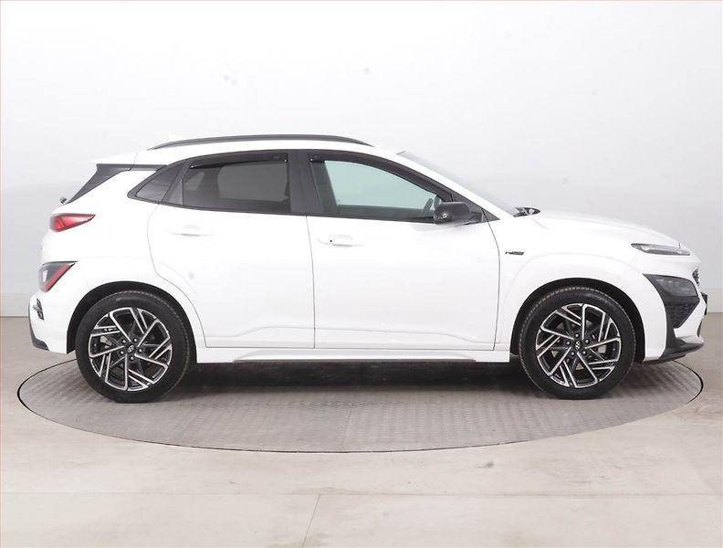 Hyundai Kona (2023) N-Line 1.0 T-GDI - fotka 6 z 17