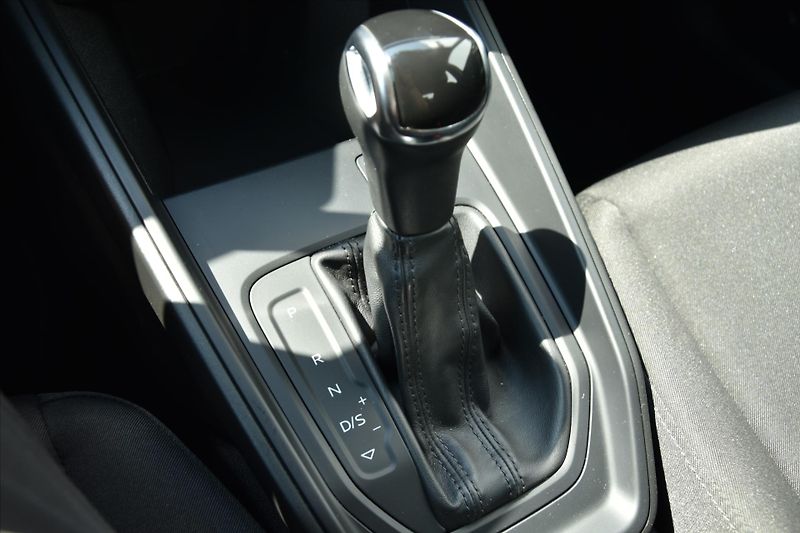 Audi A1 1.0 TFSI 85kW DPH ČR SERVIS.KN - fotka 17 z 23