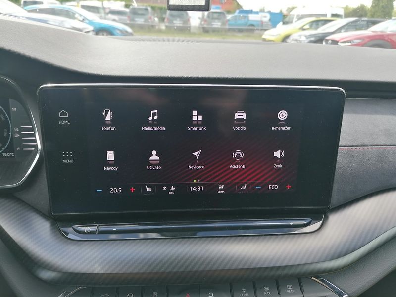 Škoda Octavia (2021) 1.4 TSI iV RS 180kW Head-up - fotka 17 z 29