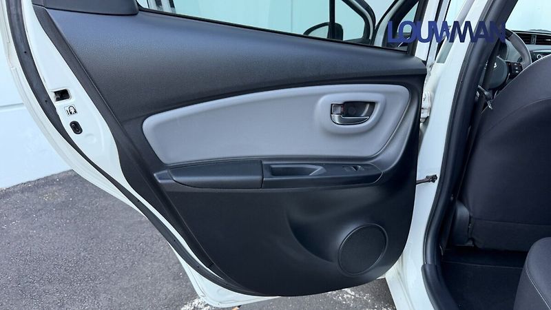 Toyota Yaris 1.33 VVT-i Selection Senso Sma - fotka 16 z 23