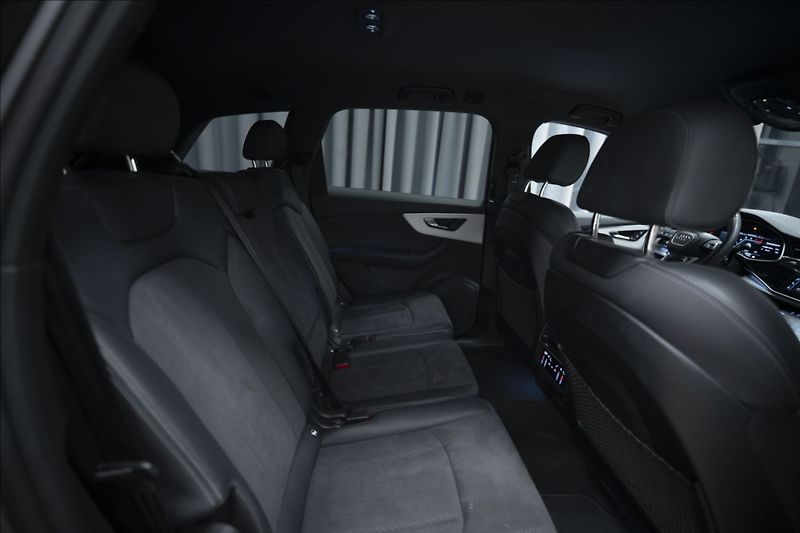 Audi Q7 3,0 TDI QUATTRO S-LINE 1. MAJ - fotka 11 z 51