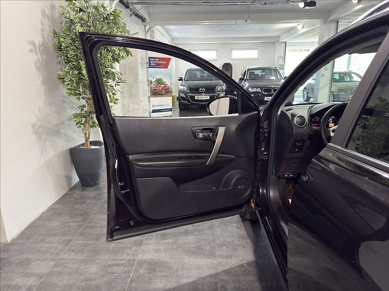 Nissan Qashqai 2,0   dCi PANO XENON KŮŽE NAVI - fotka 6 z 45
