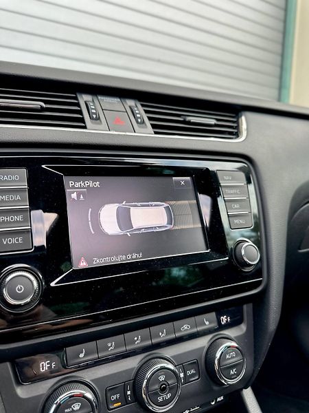 Škoda Octavia (2014) 3 COMBI 1.6 TDI DSG 165TKM - fotka 24 z 26