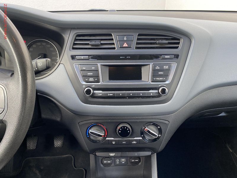 Hyundai i20 (2015) 1.2i, ČR, Klima - fotka 12 z 15