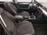 Volkswagen Passat (2017) Highline 2.0 TDI, Kůže, Navi - náhled 9