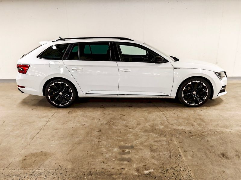 Škoda Superb (2023) Combi 2.0 TDI 147 kW DSG 4x4 S - fotka 26 z 31