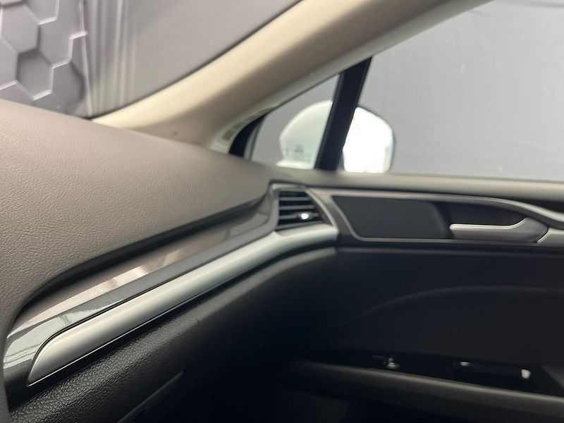 Ford Mondeo 110 kW, MANUÁL, TAŽNÉ - fotka 31 z 69