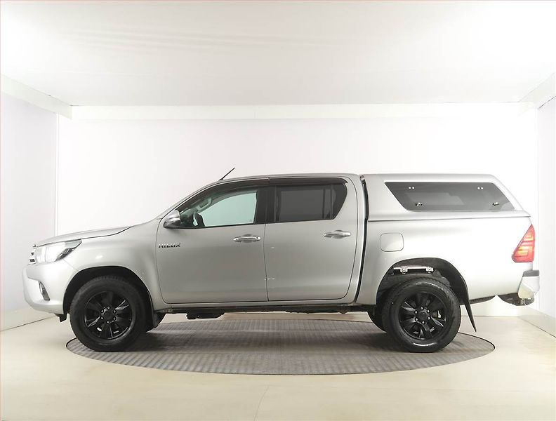 Toyota Hilux (2018) 2.4 D-4D - fotka 3 z 20