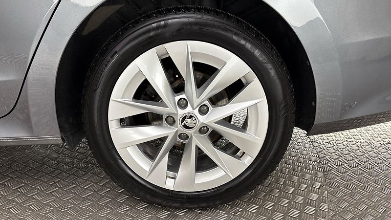 Škoda Octavia 1.5 TSI Style Combi - fotka 19 z 25