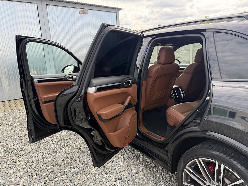 Porsche Cayenne 3.0TDI V6 265PS 4x4 GTS PAKET! - fotka 96 z 159