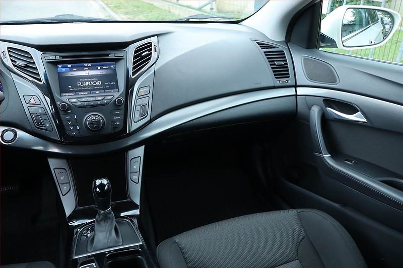 Hyundai i40 (2015) 1.7 CRDi, Automat, Serv.kniha - fotka 8 z 23