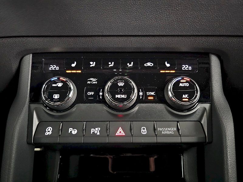 Škoda Karoq (2025) 2.0TSi 140kW 4X4 SPORTLINE TAŽ - fotka 24 z 35