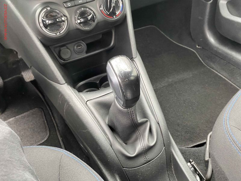 Peugeot 208 (2019) 1.2PT, Signature - fotka 15 z 17