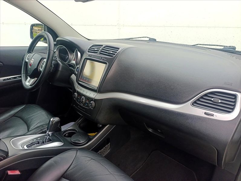 Fiat Freemont 2,0 MJT 4x4 7Míst AUTOMAT Navi - fotka 30 z 44