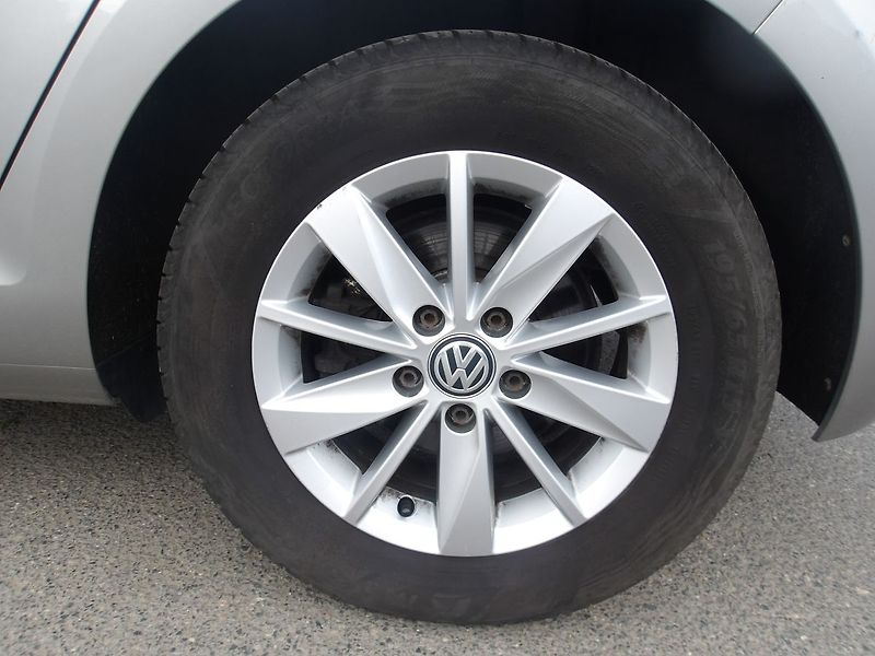 Volkswagen Golf 1,4TSi 92kW ČR ! 2.MAJ.! - fotka 11 z 27