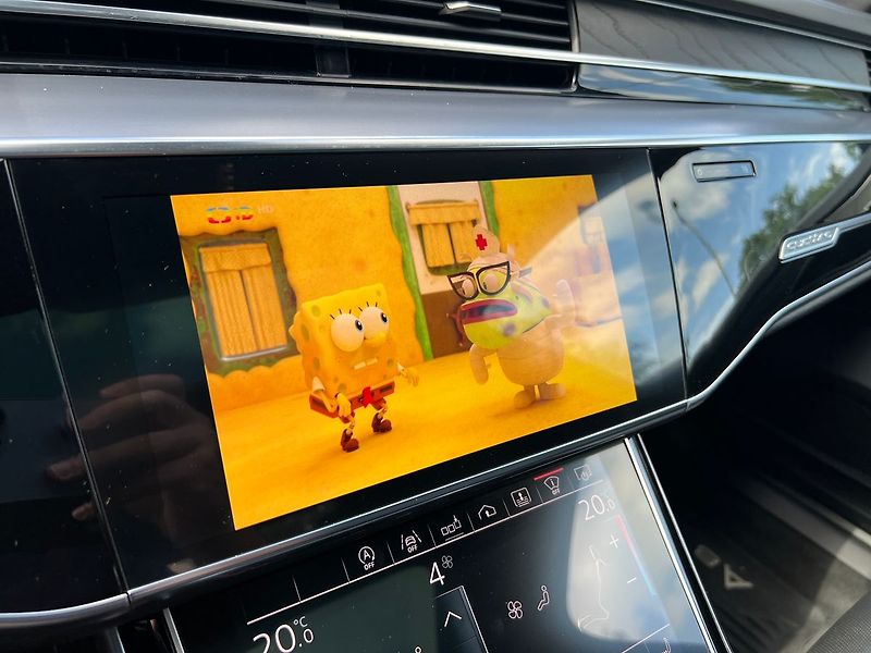 Audi A8 55 TFSI 250kW Quattro Tiptroni - fotka 11 z 24