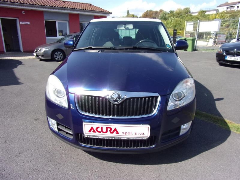 Škoda Fabia 1,4 16V Sport 63kW - fotka 9 z 23