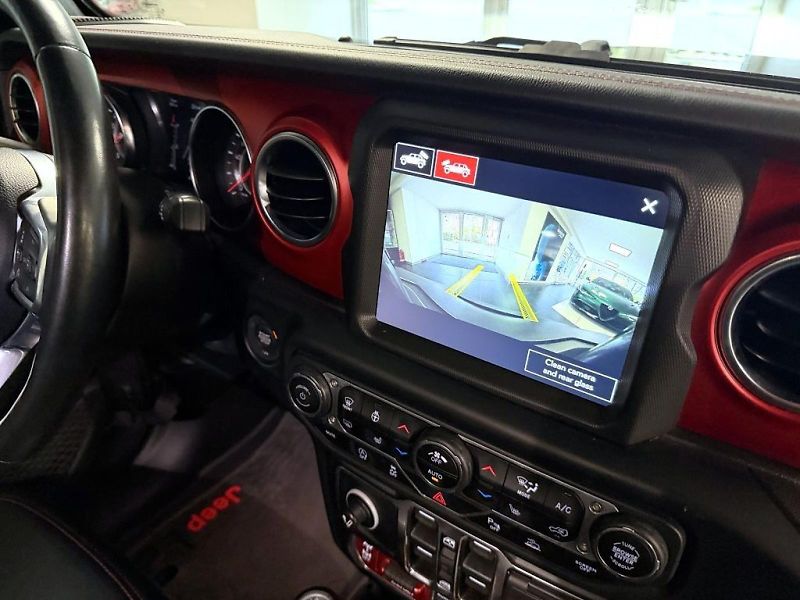 Jeep Wrangler (2022) Unlimited JL 2.0T 4x4 272k AT8 - fotka 15 z 24