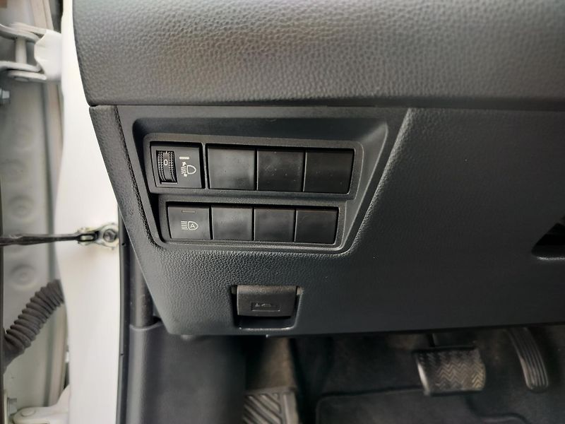 Toyota Yaris 1.5 hybrid - fotka 11 z 26