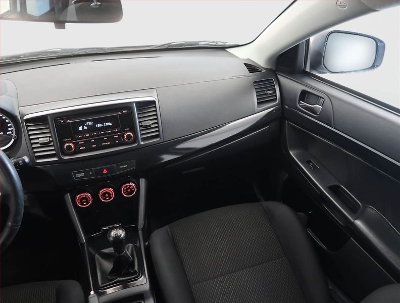 Mitsubishi Lancer (2018) 1.6 MIVEC, Serv.kniha - fotka 8 z 13