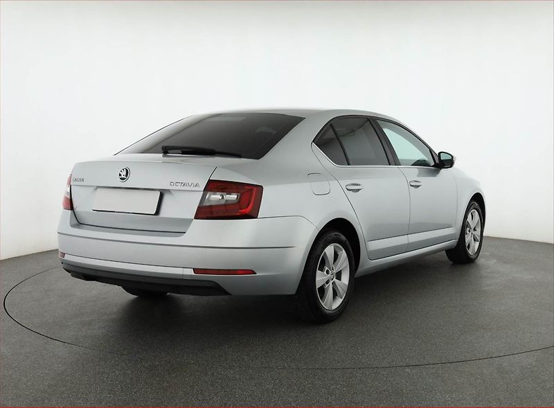 Škoda Octavia (2017) Style 2.0 TDI, Serv.kniha - fotka 5 z 16